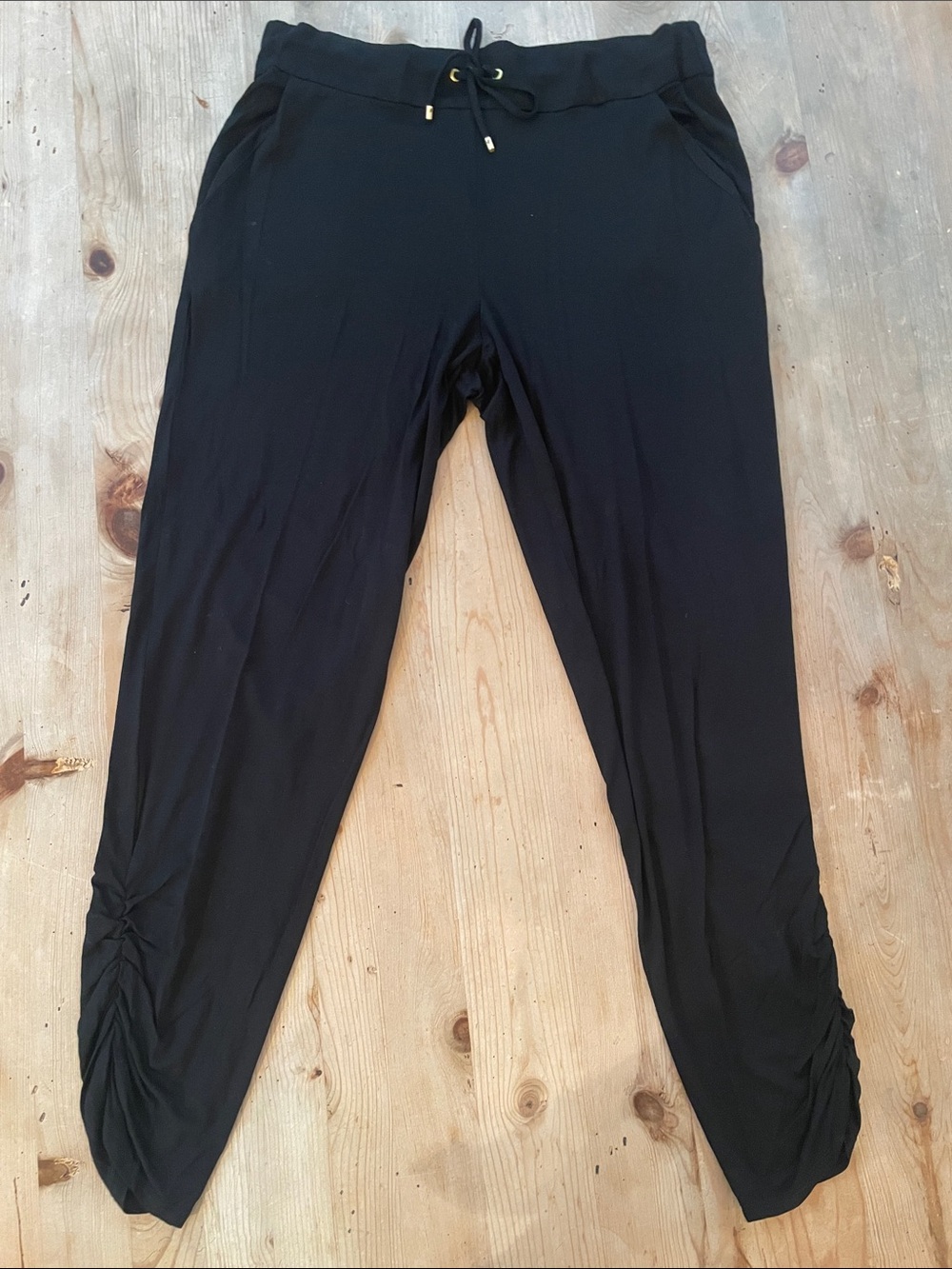 Trina Turk Size Small Black Jersey Knit Ruched Hem Jogger Pants Pockets EUC